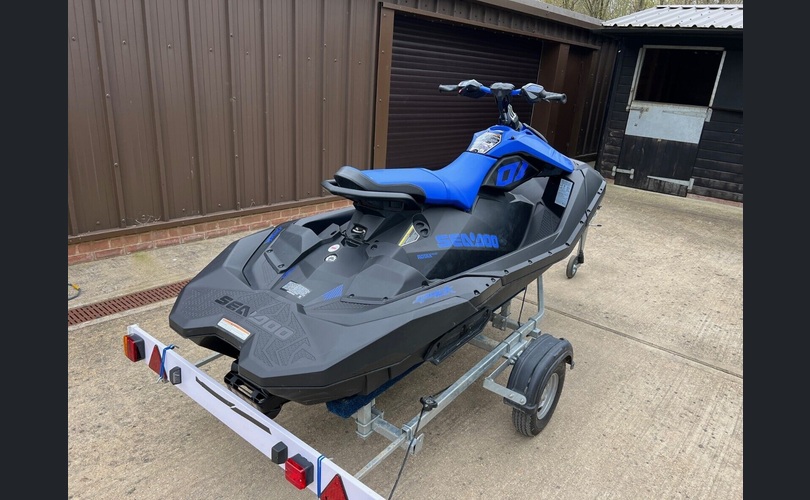 Sea-Doo Spark Trixx 3UP 90 HP-kuva-5